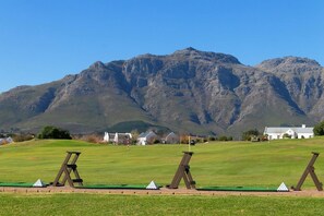 Golf - Winelands Golf Lodges 18 (Cape Town)