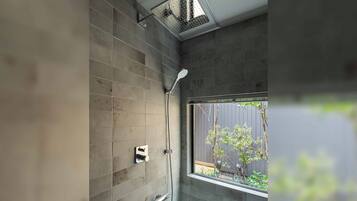 Traditional House, 4 Bedrooms, Kitchen, Garden View | Bathroom | Combined shower/tub, deep soaking tub, rainfall showerhead