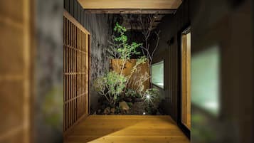 4 chambres, coffres-forts dans les chambres, décoration personnalisée
