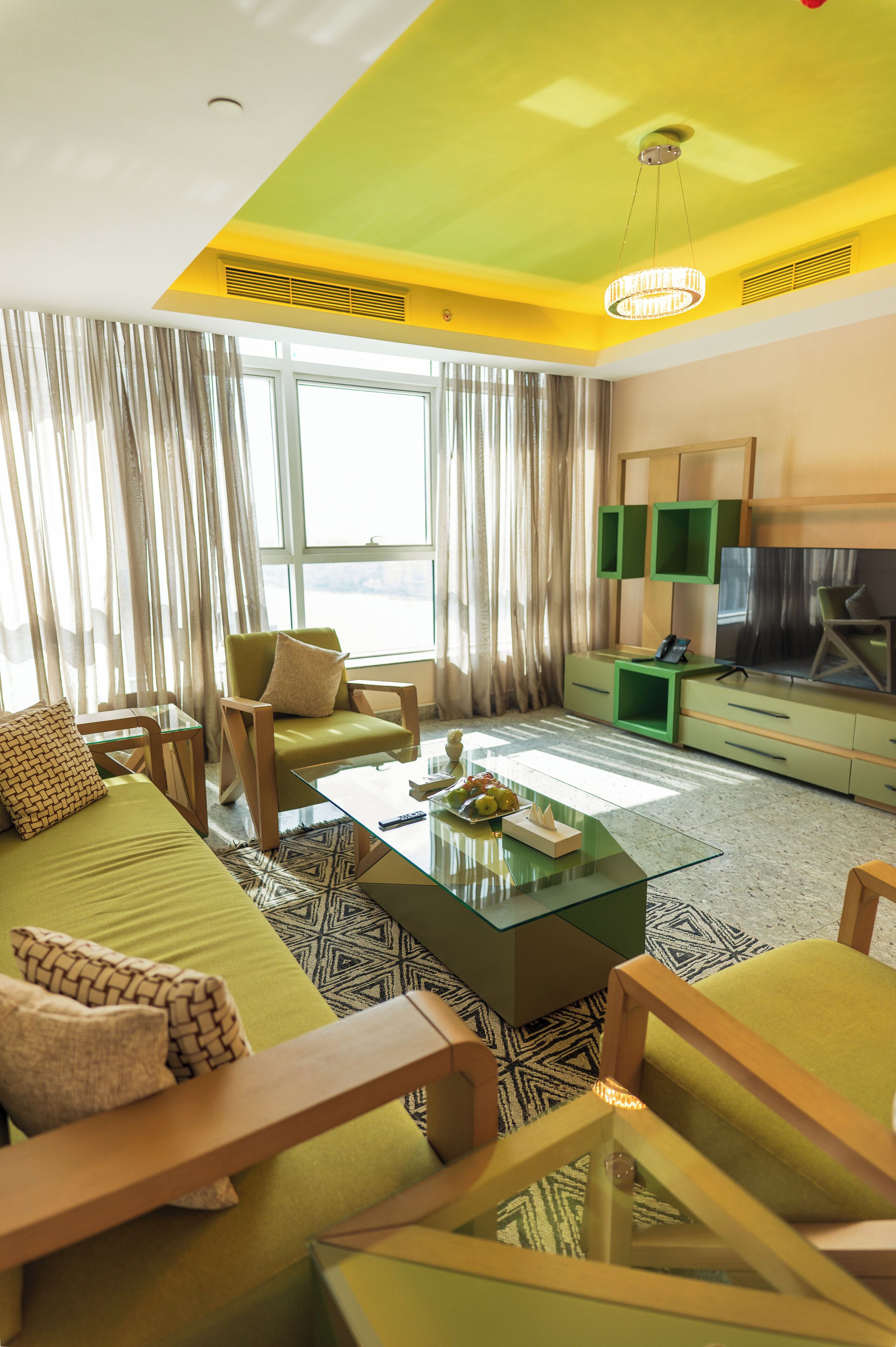 Superior Suite, River View | Living area