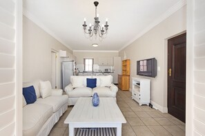 Smart TV - Winelands Golf Lodges 19 (Cape Town)