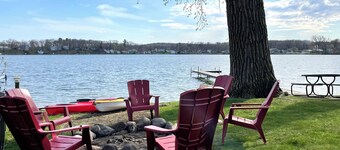 Lake House | Shallow Sandy | Kayaks | Family Fun