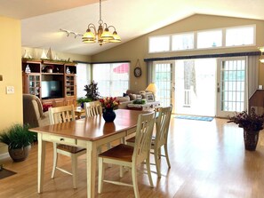 Interior - Lake House | Shallow Sandy | Kayaks | Family Fun (Middlebury)