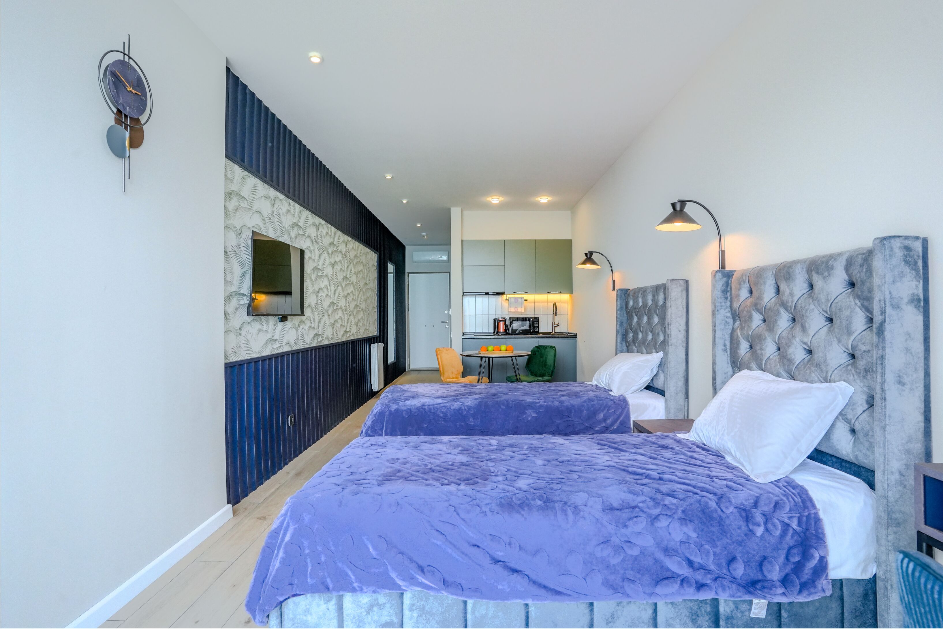 Suite monolocale familiare, vista mare | Una scrivania, postazione laptop, insonorizzazione, ferro/asse da stiro