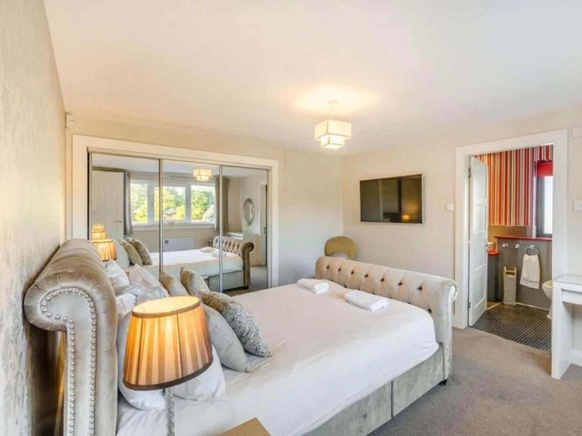 Cottage | 5 bilik tidur, seterika/papan seterika, Wi-fi percuma, cadar katil 