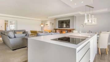 Cottage | Interior