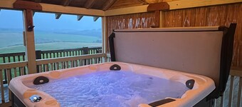 5 Bed House -sleeps 10- Hot Tub - Garden - Parking