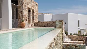 Sæsonbestemt udendørs pool