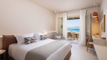 Dobbeltværelse - havudsigt | Pengeskab på værelset, skrivebord, arbejdsområde til bærbare computere