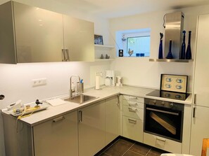 Microwave, stovetop, dishwasher