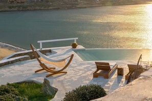 Pool - My Rental Homes - Seaside villa with private pool and sea view (Mykonos)
