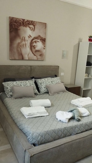 1 chambre, fer et planche à repasser, Wi-Fi, draps fournis