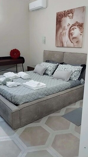1 chambre, bureau, fer et planche à repasser, Wi-Fi