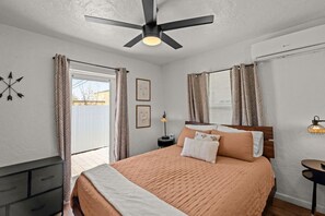 1 chambre, bureau, fer et planche à repasser, Wi-Fi gratuit