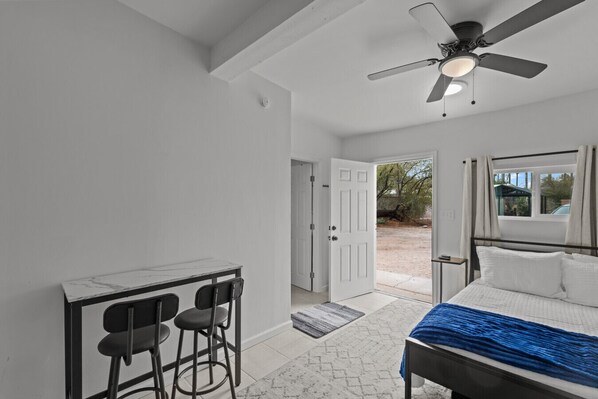 1 غرفة نوم ومكتب وواي فاي مجانًا وملاءات أسرّة