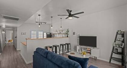 Gorgeous Tucson Digs Walking to U of A