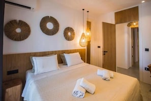 6 bedrooms, iron/ironing board, free WiFi