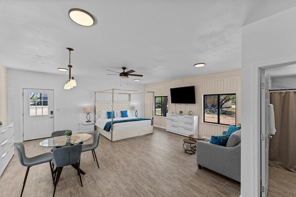 1 bedroom, desk, iron/ironing board, free WiFi