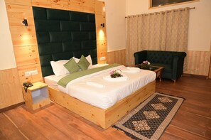 Deluxe Room, Balcony, Hill View