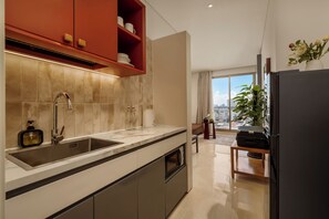 One-Bedroom Balcony City View | Private kitchen