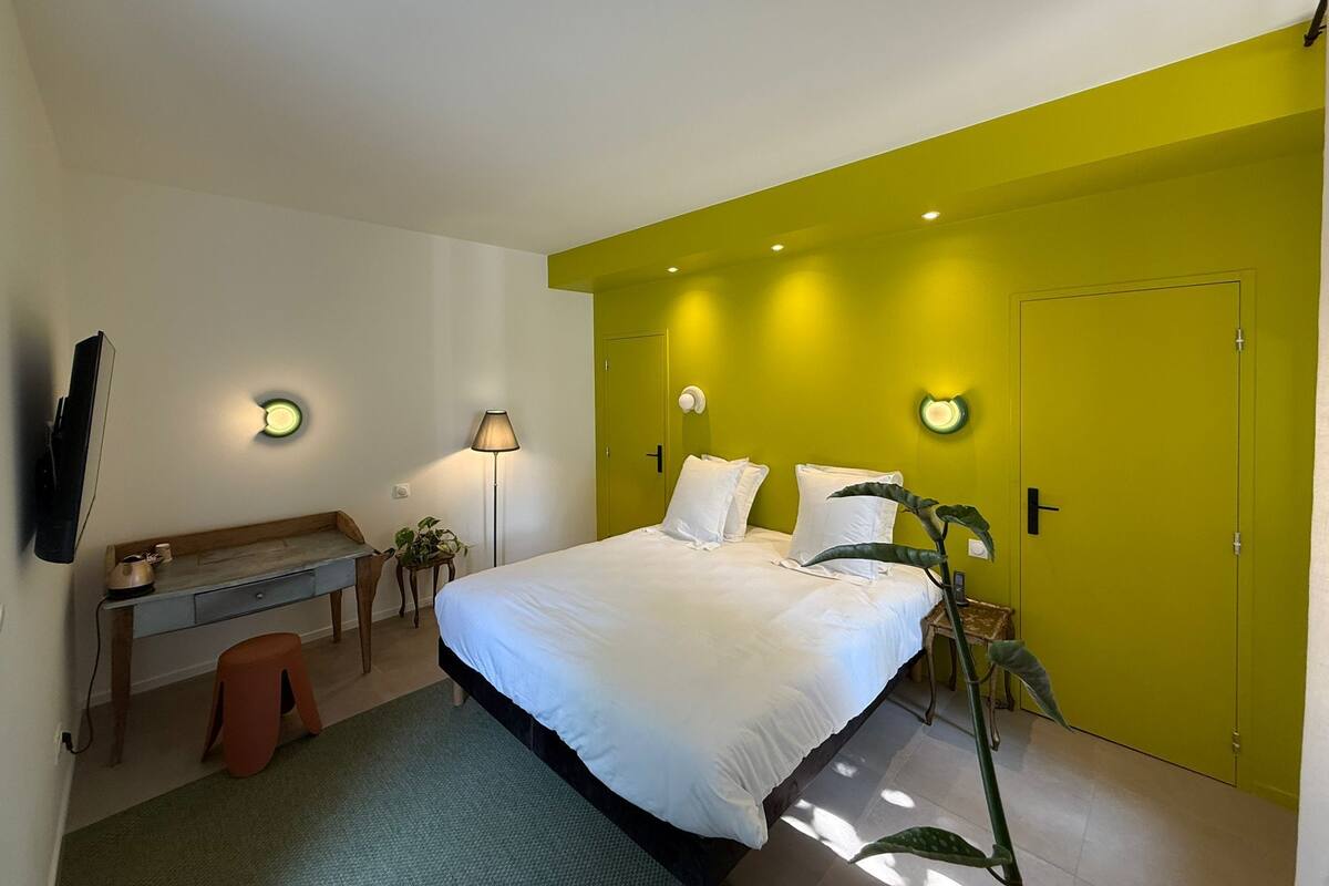 Superior Double Room, Annex Building | WiFi (free)