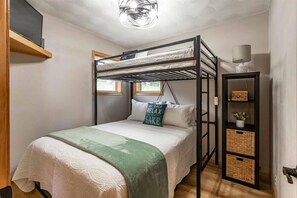 2 bedrooms, WiFi, bed sheets