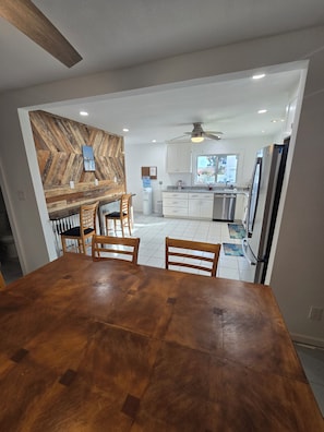 Dining - Spacious 5-bedroom beautiful water view home with private boat dock! (Homosassa)