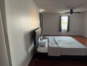 5 habitaciones, escritorio, tabla de planchar con plancha y wifi gratis 