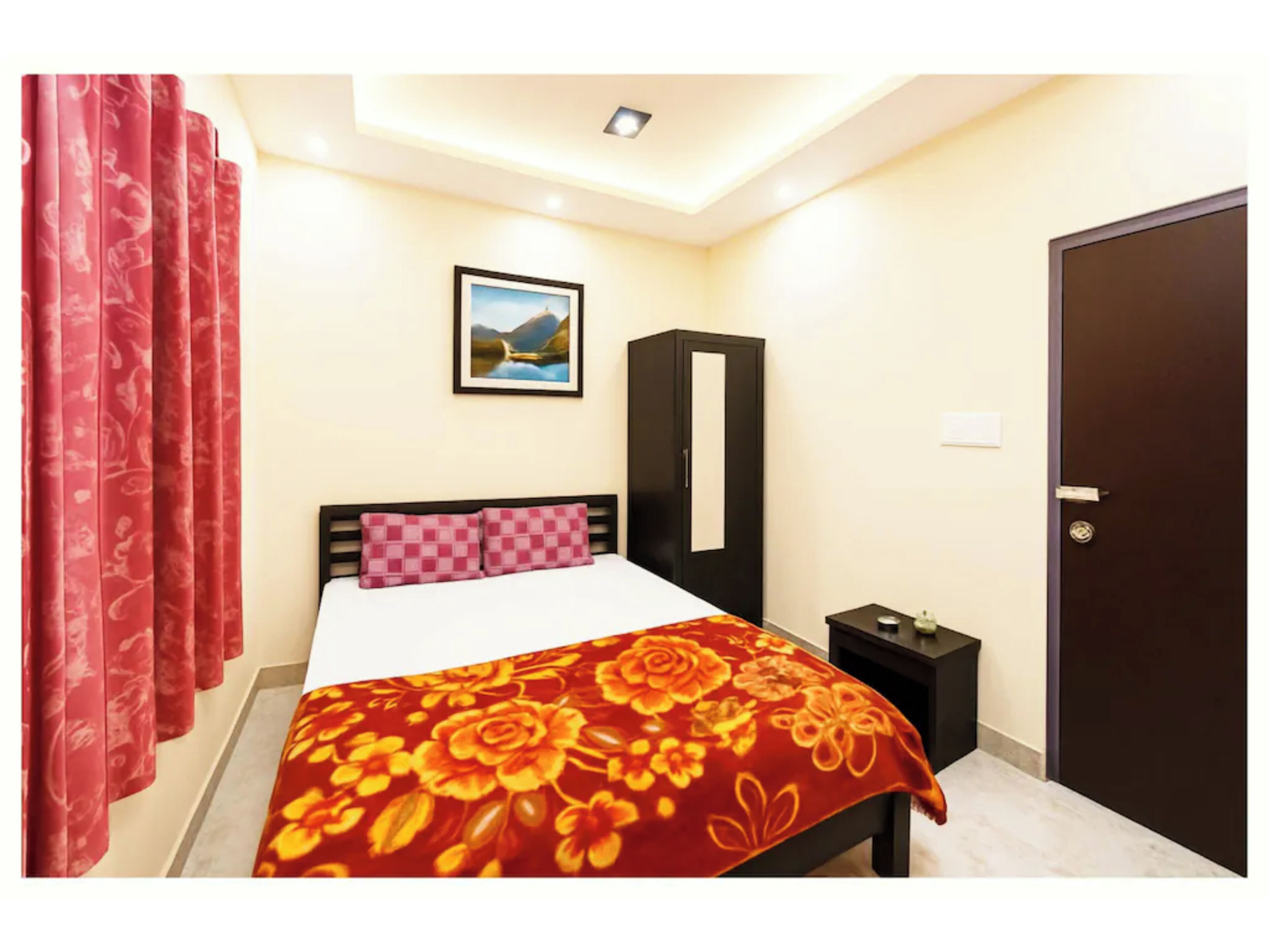 Hypo-allergenic bedding, in-room safe, soundproofing, free WiFi