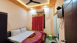 Habitación Deluxe doble, Aire acondicionado | Caja fuerte, sistema de insonorización, wifi gratis y ropa de cama