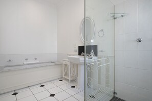 Håndklæder, Sæbe, Toiletpapir