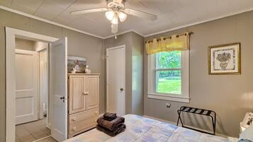 4 bedrooms, WiFi, bed sheets