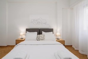 2 bedrooms, in-room safe, individually decorated, individually furnished - Modern apartment near Lycabettus hill with balcony (Athens)