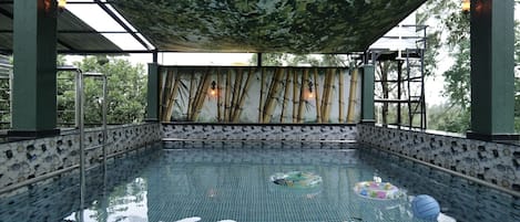 Indoor pool, outdoor pool