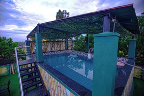 Luxury Room | Bed sheets - TheLemoura (Nelamangala)