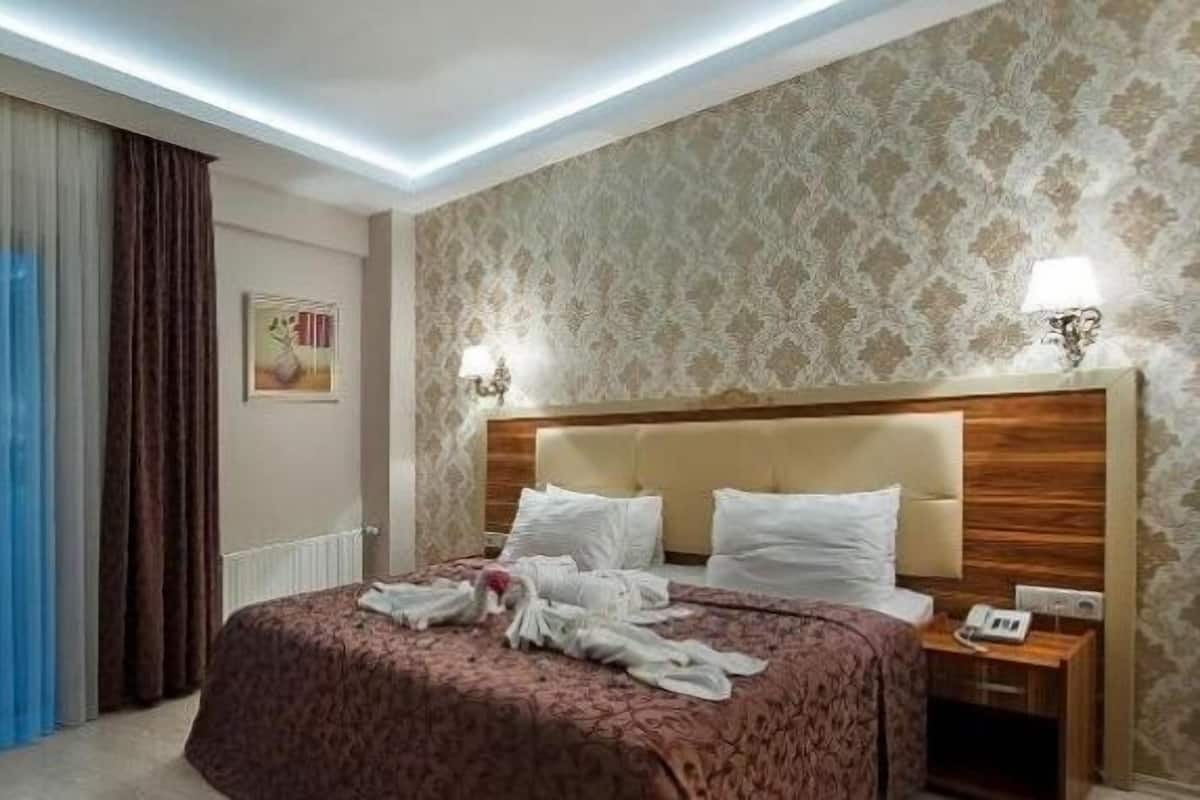 Deluxe Suite, Balcony