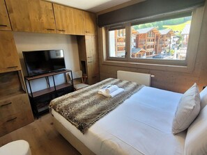 3 slaapkamers, een strijkplank/strijkijzer, gratis wifi