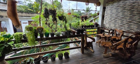 Balcony. Kandy Comforts