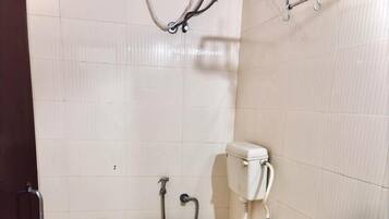 Deluxe Room, Balcony | Bathroom | Shower, free toiletries, towels, soap