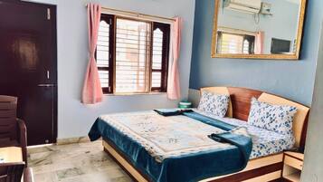 Deluxe Room, Balcony | Free WiFi