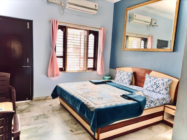 Deluxe Room, Balcony