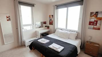 3 Schlafzimmer, Schreibtisch, schallisolierte Zimmer
