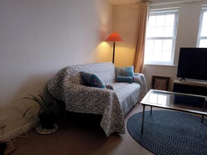 Living area - Tranquil Retreat in Ely City Center (Ely)