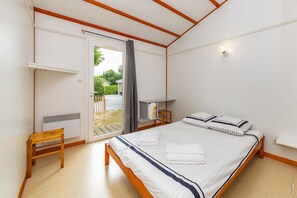 2 室のベッドルーム、アイロン / アイロン台、WiFi (無料)