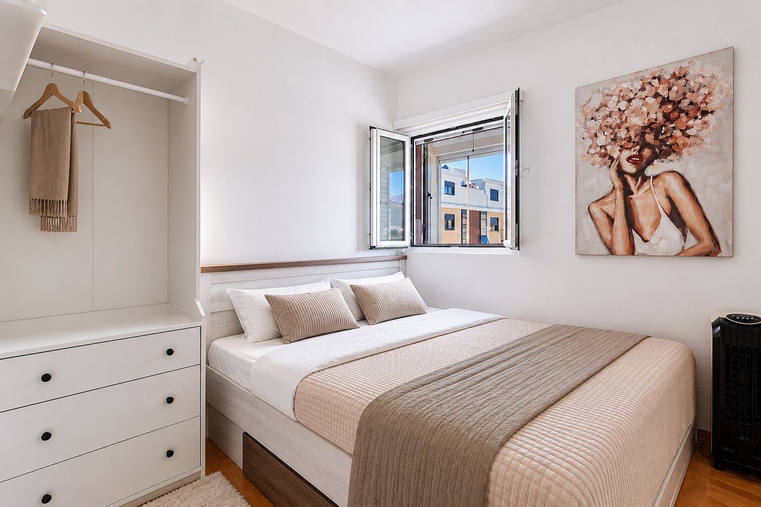 Une chambre à coucher avec un lit, une armoire, une fenêtre et un tableau.
