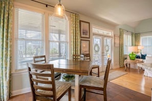 Dining - Ruffians Roost (Carolina Beach)