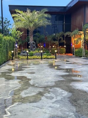 Exterior - Khongdonat Premium Pool Villa (U Thong)