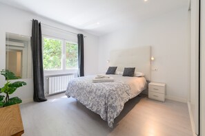 2 bedrooms, iron/ironing board, free WiFi - Espacio Versatil in Madrid : Mixed rental of 2 bedrooms to live and work in Madrid (Madrid)