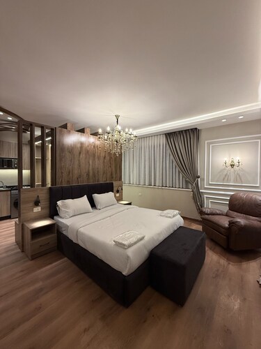 JRE amazing rooftop-studio at abdoun
