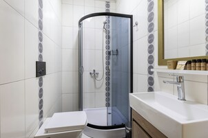 Premium Double Room, Balcony, Sea View | Room amenity